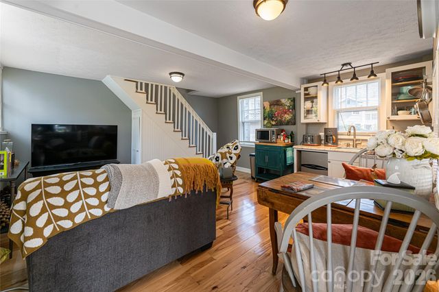 40 Forest Road, Asheville, NC 28803
