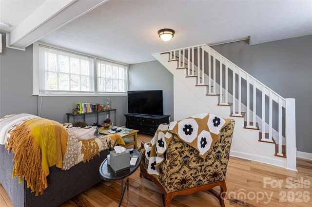 40 Forest Road, Asheville, NC 28803