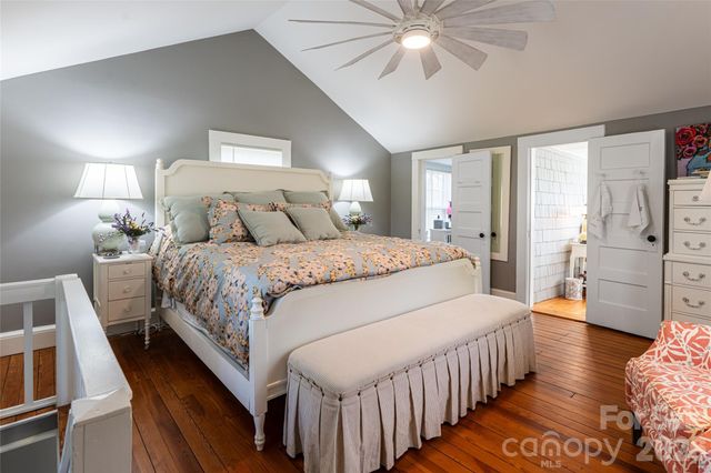 40 Forest Road, Asheville, NC 28803