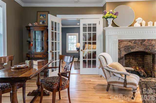 40 Forest Road, Asheville, NC 28803