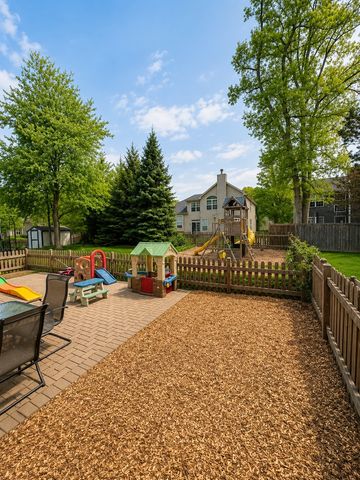 1844 S Robin Court, Libertyville, IL 60048