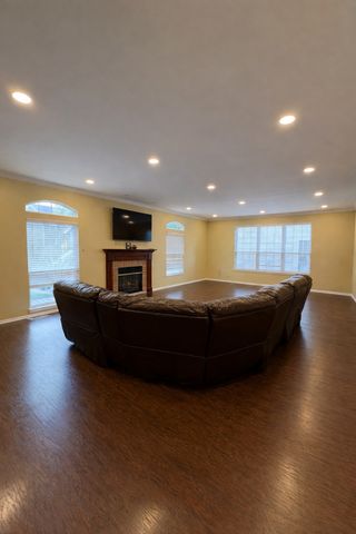 1844 S Robin Court, Libertyville, IL 60048
