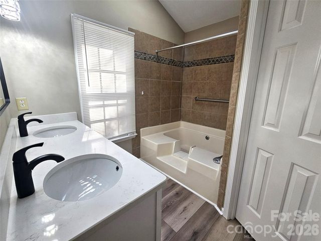 3604 Edmund Court, Matthews, NC 28105