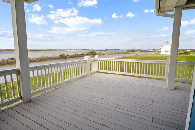 1813 Laguna Harbor Estate Boulevard, Port Bolivar, TX 77650