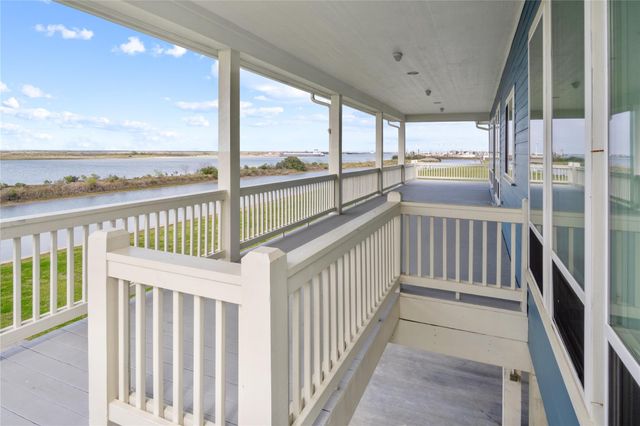 1813 Laguna Harbor Estate Boulevard, Port Bolivar, TX 77650