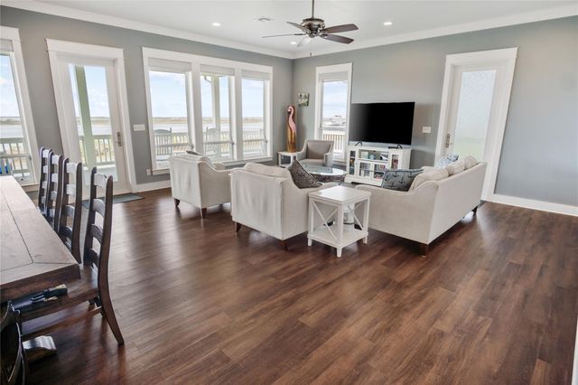 1813 Laguna Harbor Estate Boulevard, Port Bolivar, TX 77650