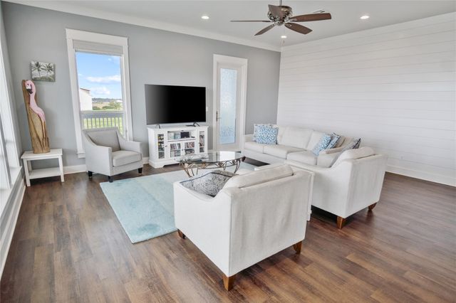 1813 Laguna Harbor Estate Boulevard, Port Bolivar, TX 77650