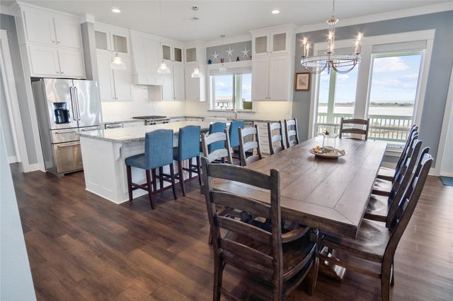 1813 Laguna Harbor Estate Boulevard, Port Bolivar, TX 77650