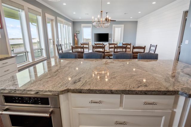 1813 Laguna Harbor Estate Boulevard, Port Bolivar, TX 77650