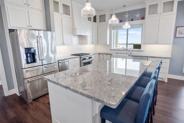 1813 Laguna Harbor Estate Boulevard, Port Bolivar, TX 77650