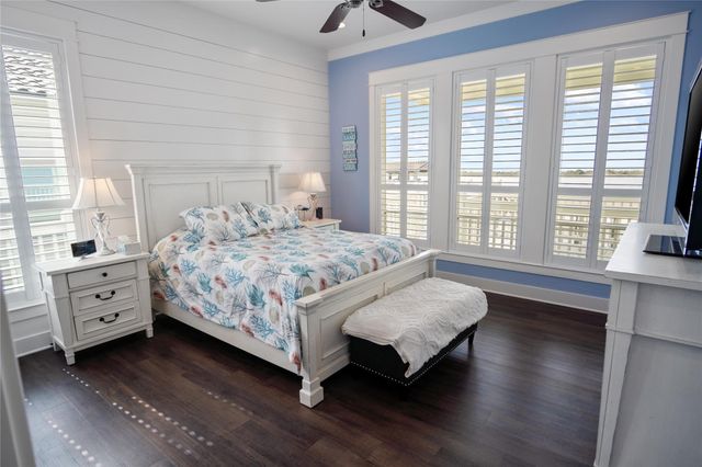 1813 Laguna Harbor Estate Boulevard, Port Bolivar, TX 77650