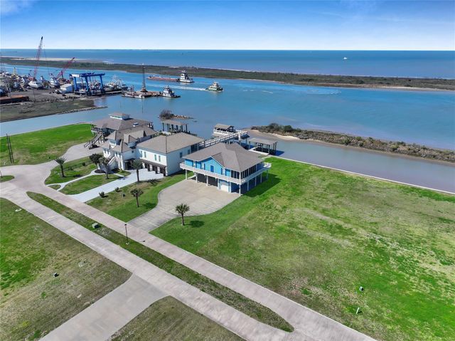1813 Laguna Harbor Estate Boulevard, Port Bolivar, TX 77650