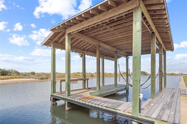 1813 Laguna Harbor Estate Boulevard, Port Bolivar, TX 77650