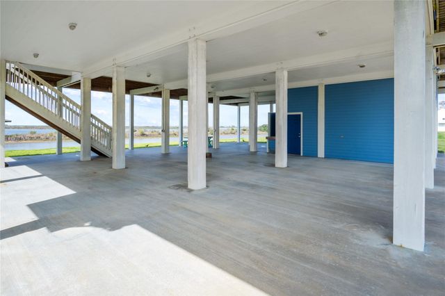 1813 Laguna Harbor Estate Boulevard, Port Bolivar, TX 77650