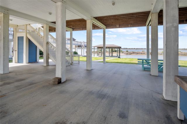 1813 Laguna Harbor Estate Boulevard, Port Bolivar, TX 77650