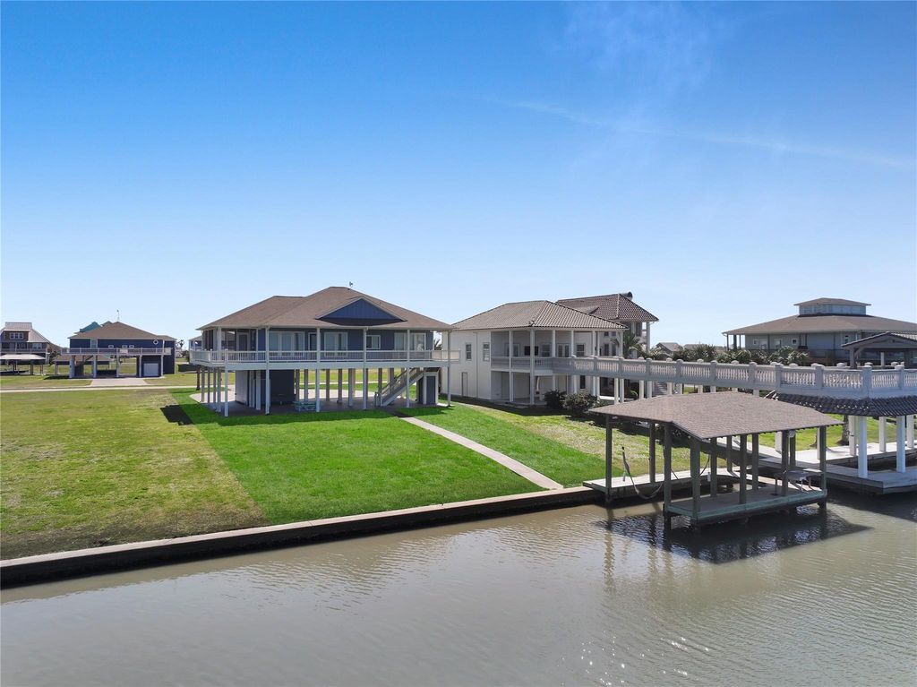 1813 Laguna Harbor Estate Boulevard, Port Bolivar, TX 77650