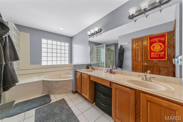 1373 Sunburst Drive, O'fallon, MO 63366