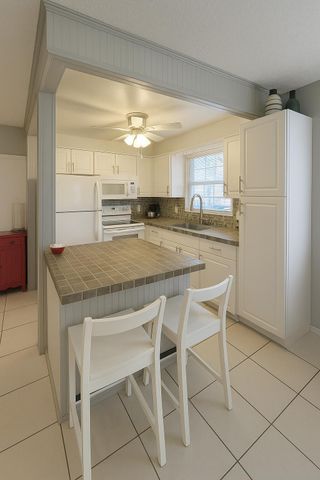 76 Dorchester D, West Palm Beach, FL 33417