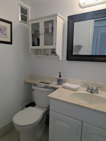 76 Dorchester D, West Palm Beach, FL 33417