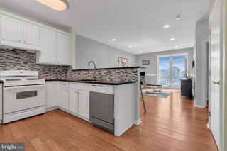 2 COMMERCE SQ #206, Robbinsville, NJ 08691