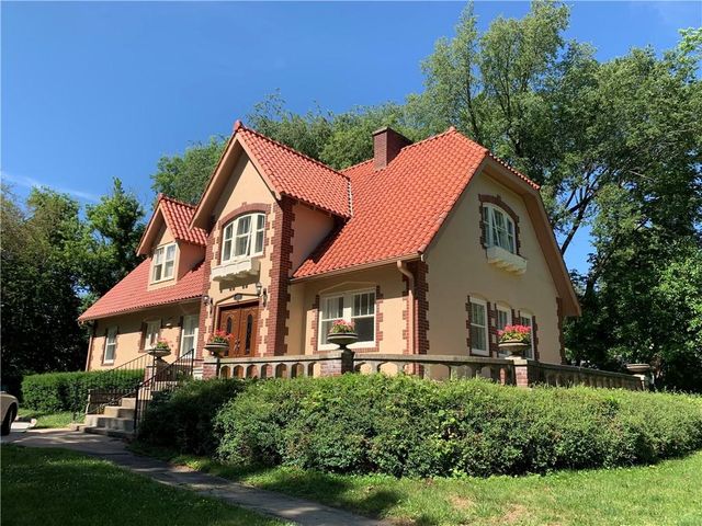 7804 Lydia Avenue, Kansas City, MO 64131