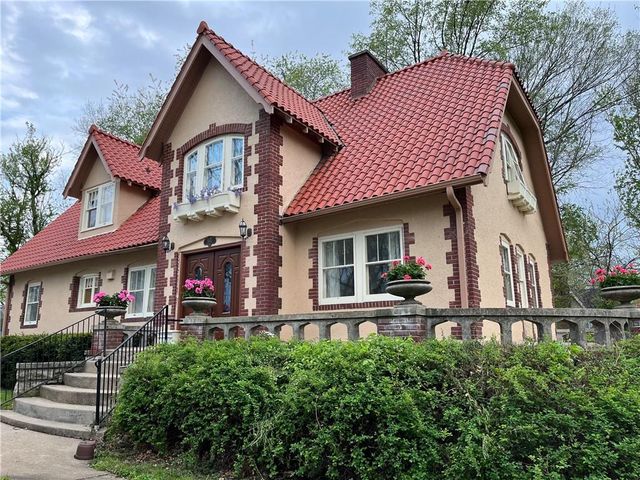 7804 Lydia Avenue, Kansas City, MO 64131