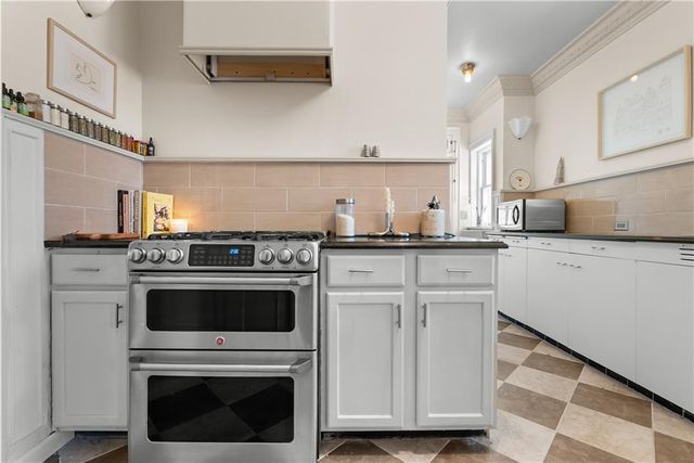 7804 Lydia Avenue, Kansas City, MO 64131