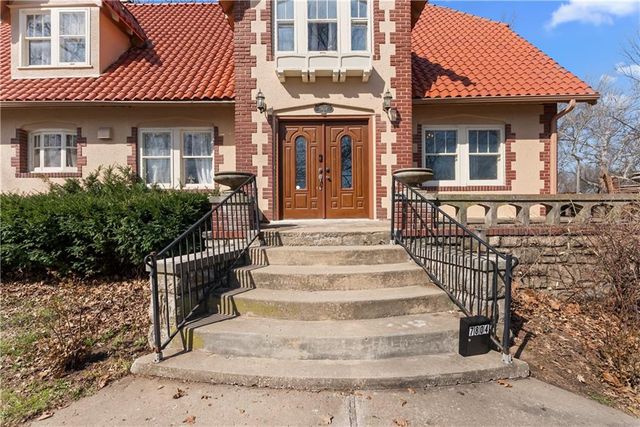 7804 Lydia Avenue, Kansas City, MO 64131