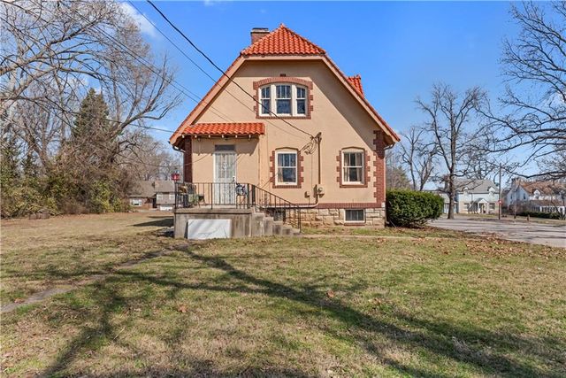 7804 Lydia Avenue, Kansas City, MO 64131