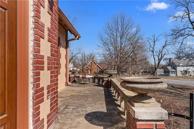 7804 Lydia Avenue, Kansas City, MO 64131