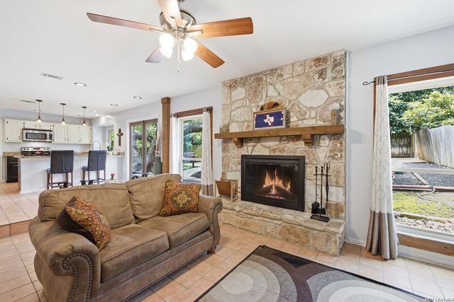 2242 Encino Loop, San Antonio, TX 78259