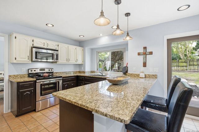 2242 Encino Loop, San Antonio, TX 78259