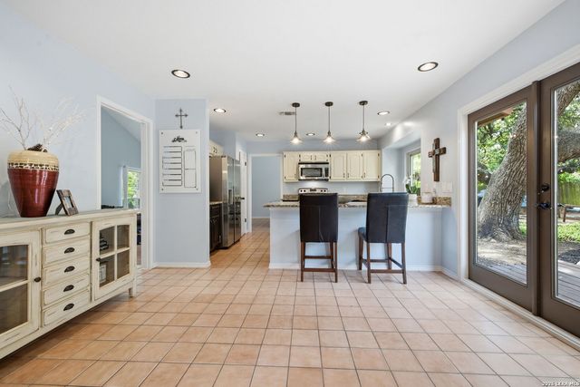 2242 Encino Loop, San Antonio, TX 78259