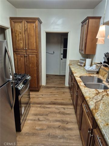4228 8th Avenue, Los Angeles, CA 90008