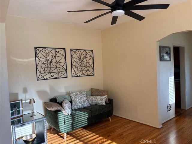 4228 8th Avenue, Los Angeles, CA 90008