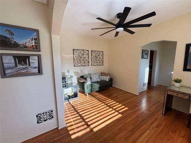 4228 8th Avenue, Los Angeles, CA 90008