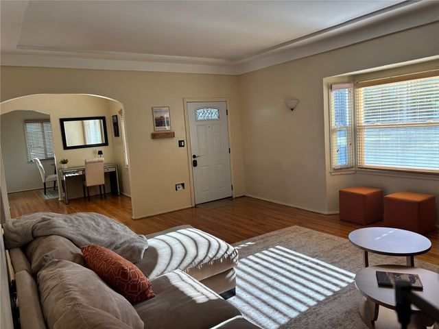 4228 8th Avenue, Los Angeles, CA 90008