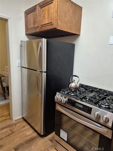 4228 8th Avenue, Los Angeles, CA 90008
