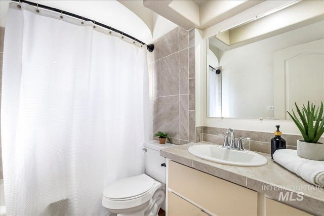 160 Tyler St, Twin Falls, ID 83301