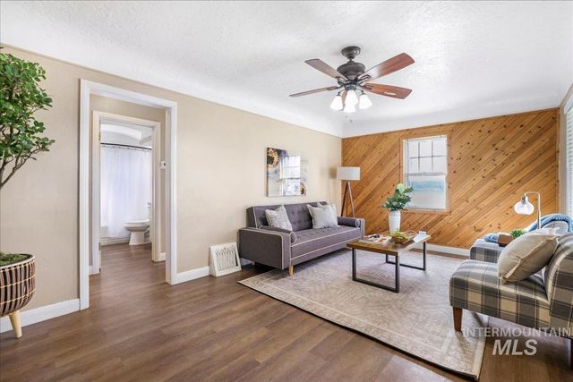 160 Tyler St, Twin Falls, ID 83301