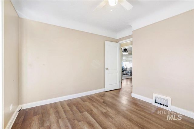 160 Tyler St, Twin Falls, ID 83301