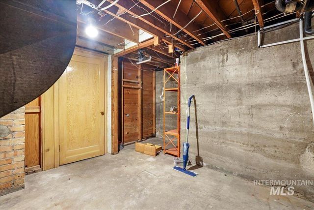 160 Tyler St, Twin Falls, ID 83301