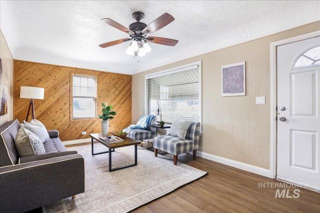 160 Tyler St, Twin Falls, ID 83301