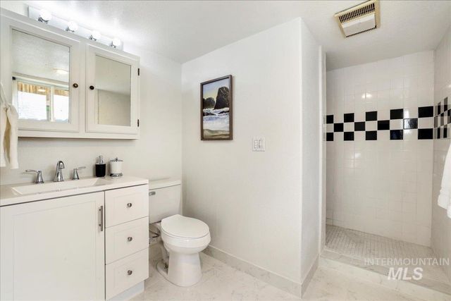 160 Tyler St, Twin Falls, ID 83301