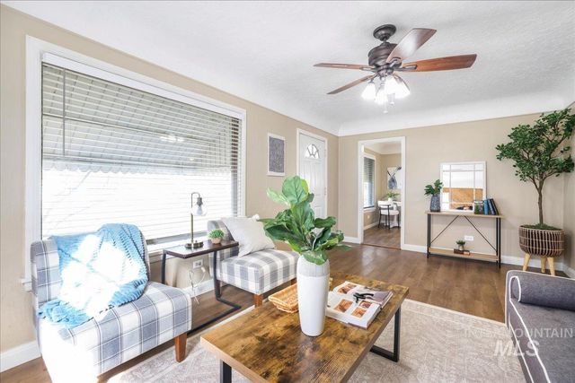 160 Tyler St, Twin Falls, ID 83301