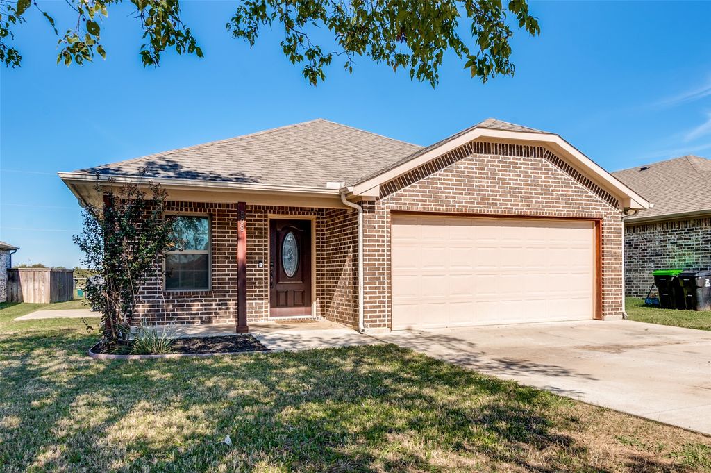 508 W Copenhavr Street, Pilot Point, TX 76258