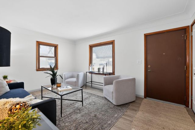 8515 Wentworth Avenue S, Bloomington, MN 55420