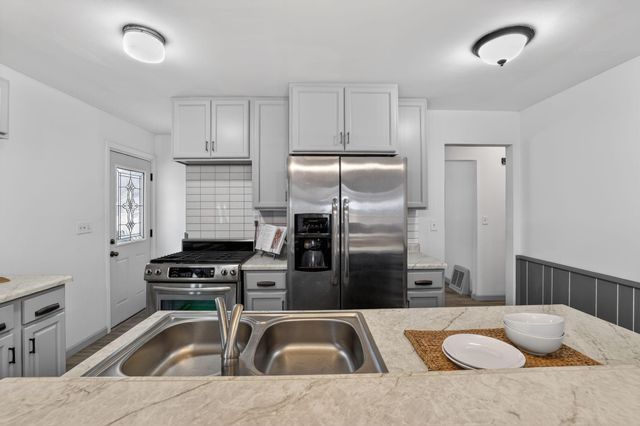 8515 Wentworth Avenue S, Bloomington, MN 55420