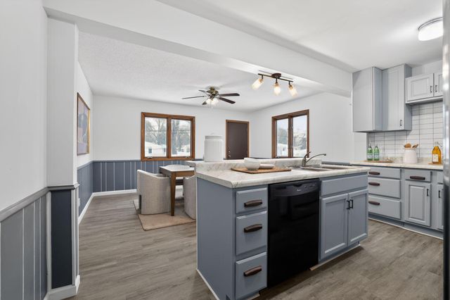 8515 Wentworth Avenue S, Bloomington, MN 55420