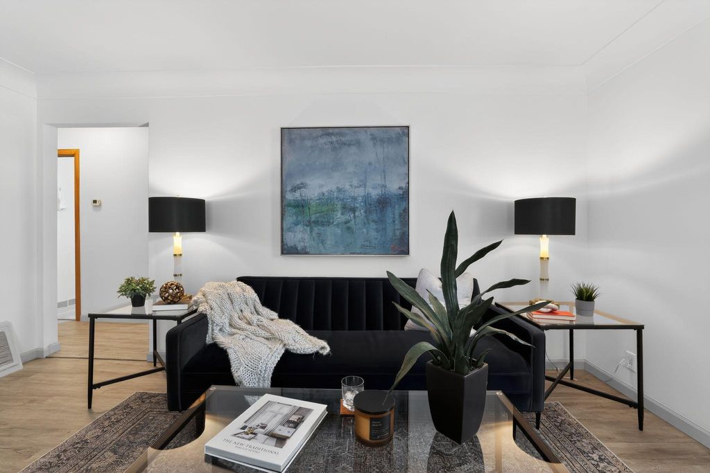 8515 Wentworth Avenue S, Bloomington, MN 55420